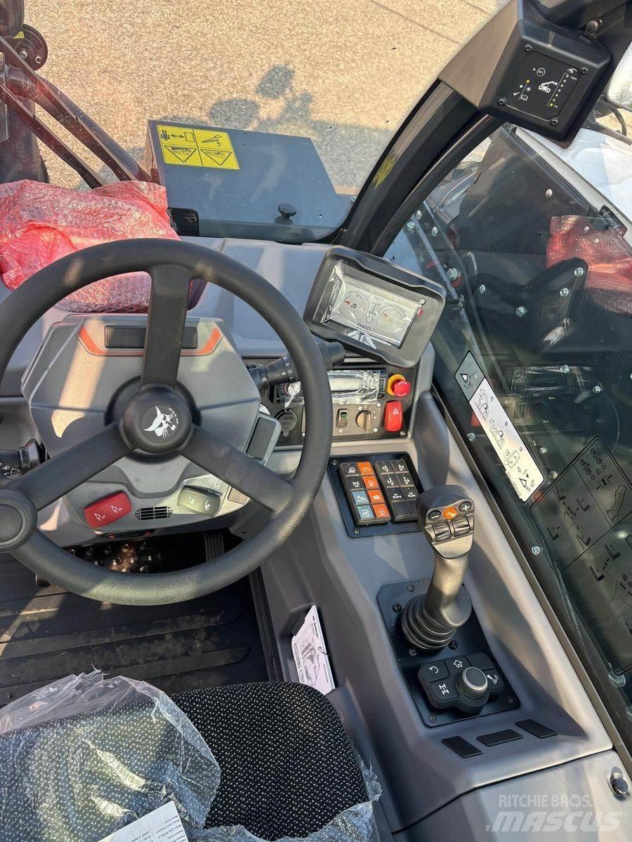 Bobcat TL25.60 مناولات متداخلة