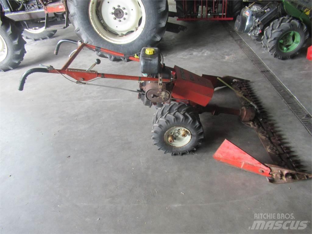 Bucher M 200 ركوب الحشائش