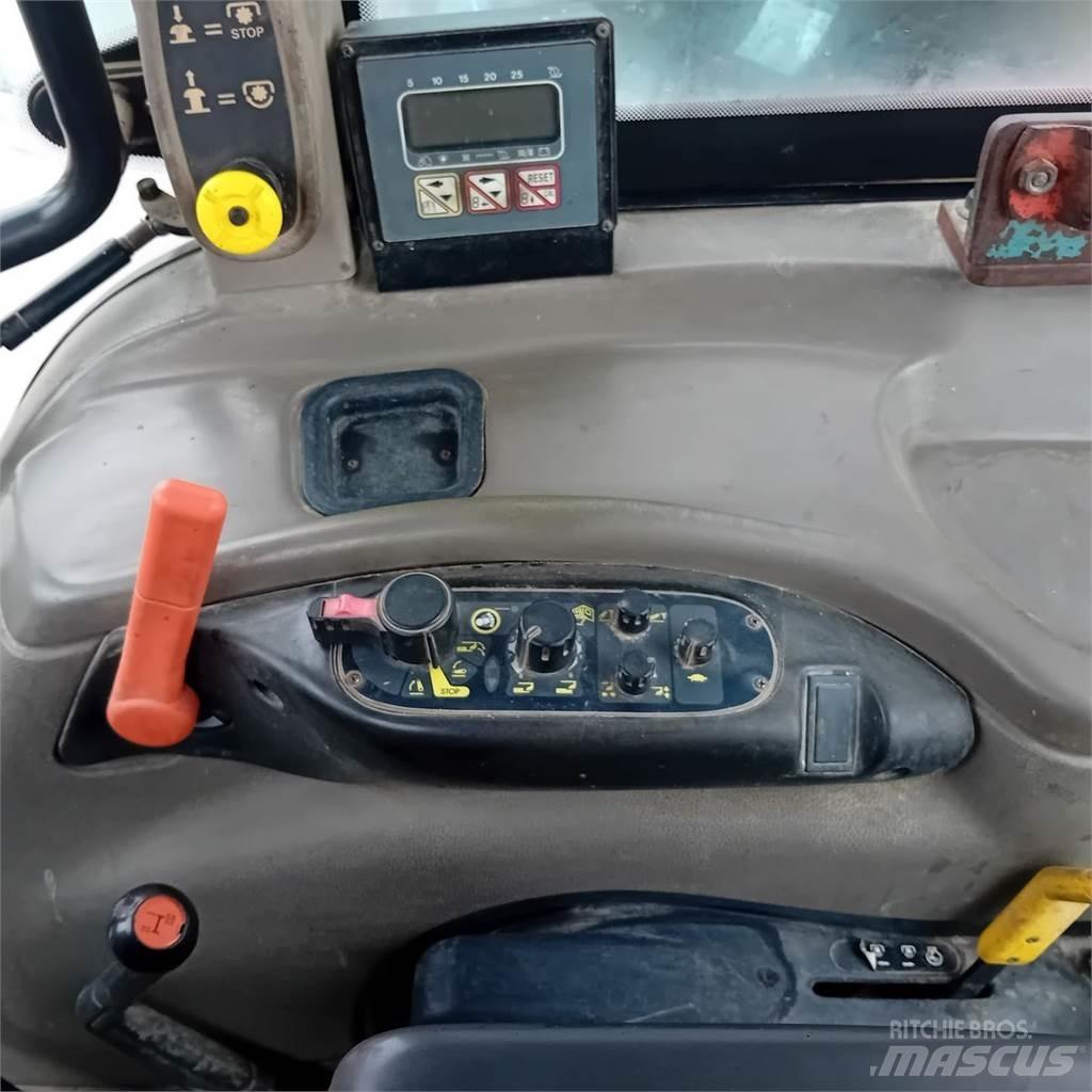 Case IH JXU 100 U الجرارات