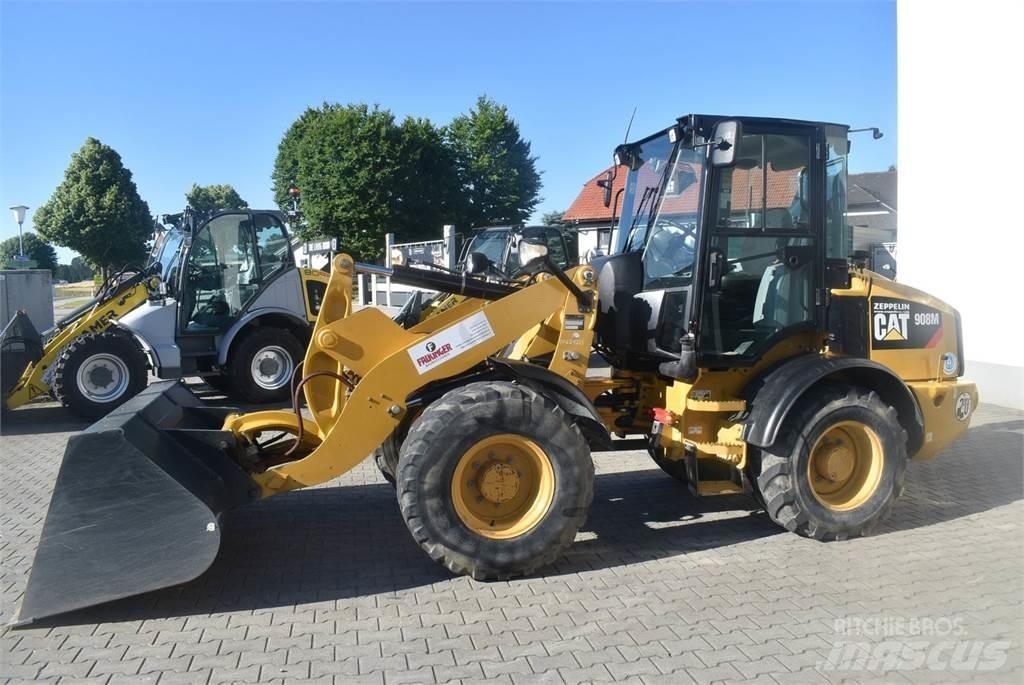 CAT 908M لوادر بعجل