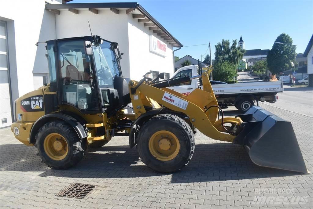 CAT 908M لوادر بعجل