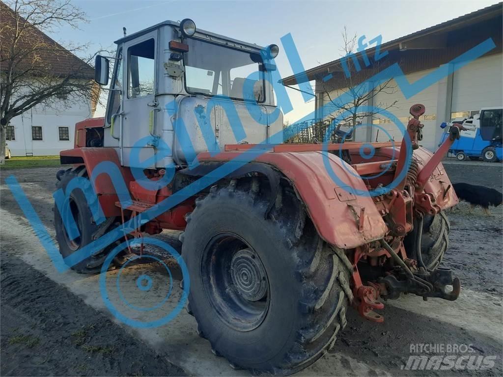 Charkow T 150 الجرارات