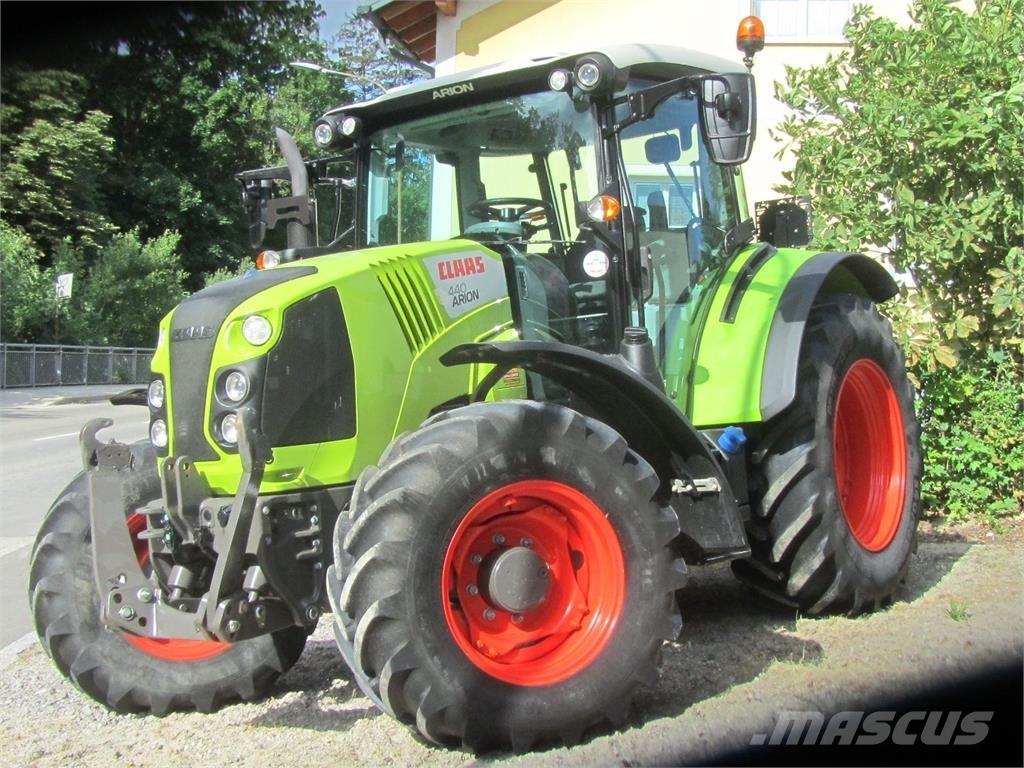CLAAS Arion 440 الجرارات