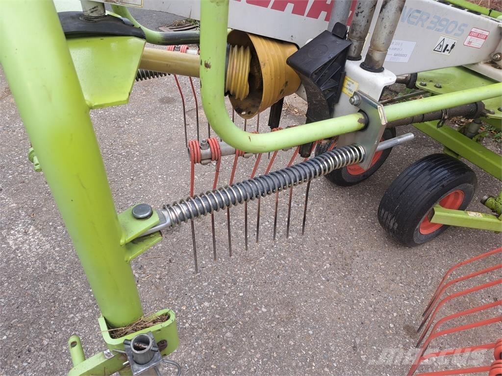 CLAAS Liner 390 معدات حصد