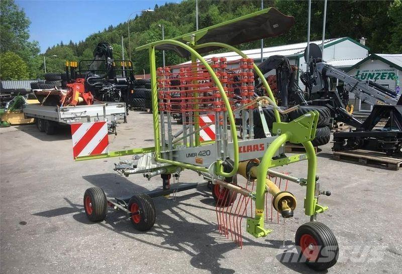CLAAS Liner 420 معدات حصد