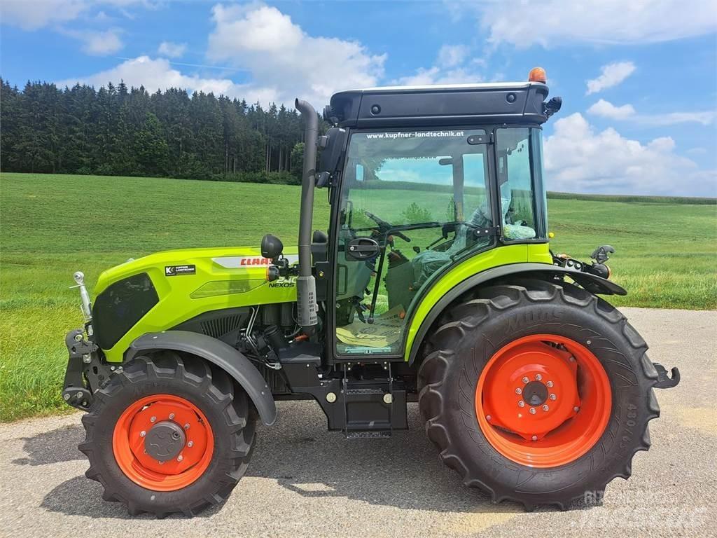 CLAAS Nexos 240 XL الجرارات