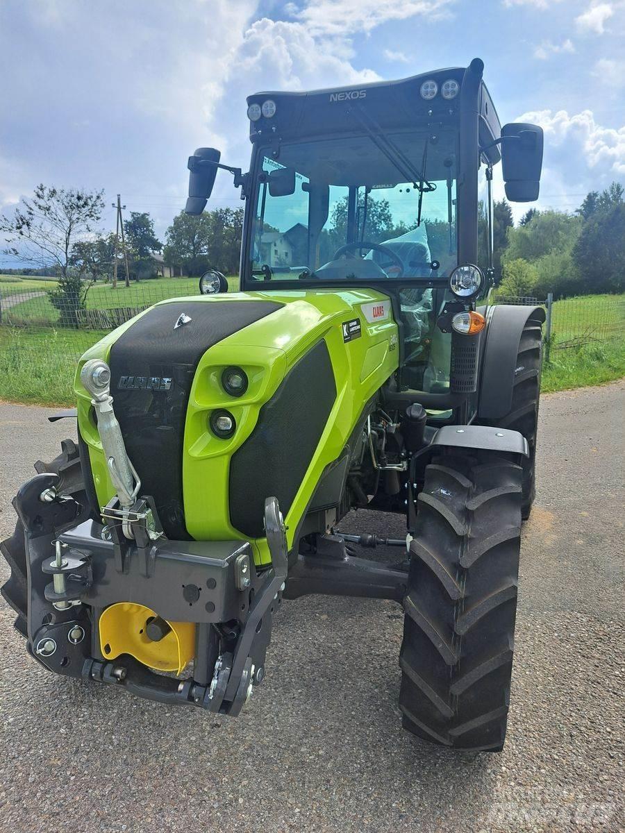 CLAAS Nexos 240 XL الجرارات