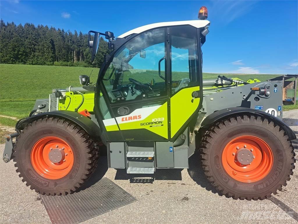 CLAAS Scorpion 1033 مناولات متداخلة