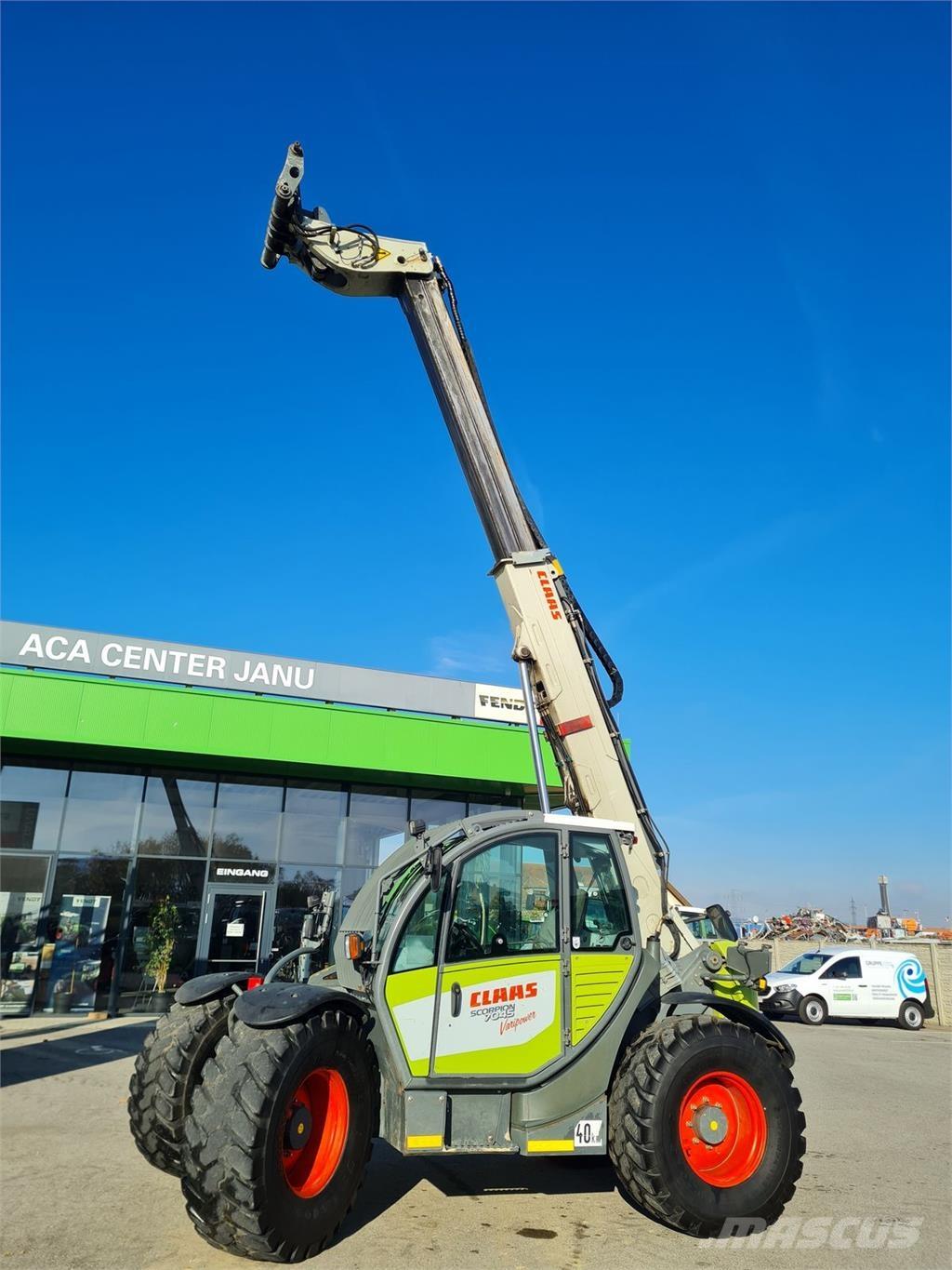 CLAAS Scorpion 7045 مناولات متداخلة