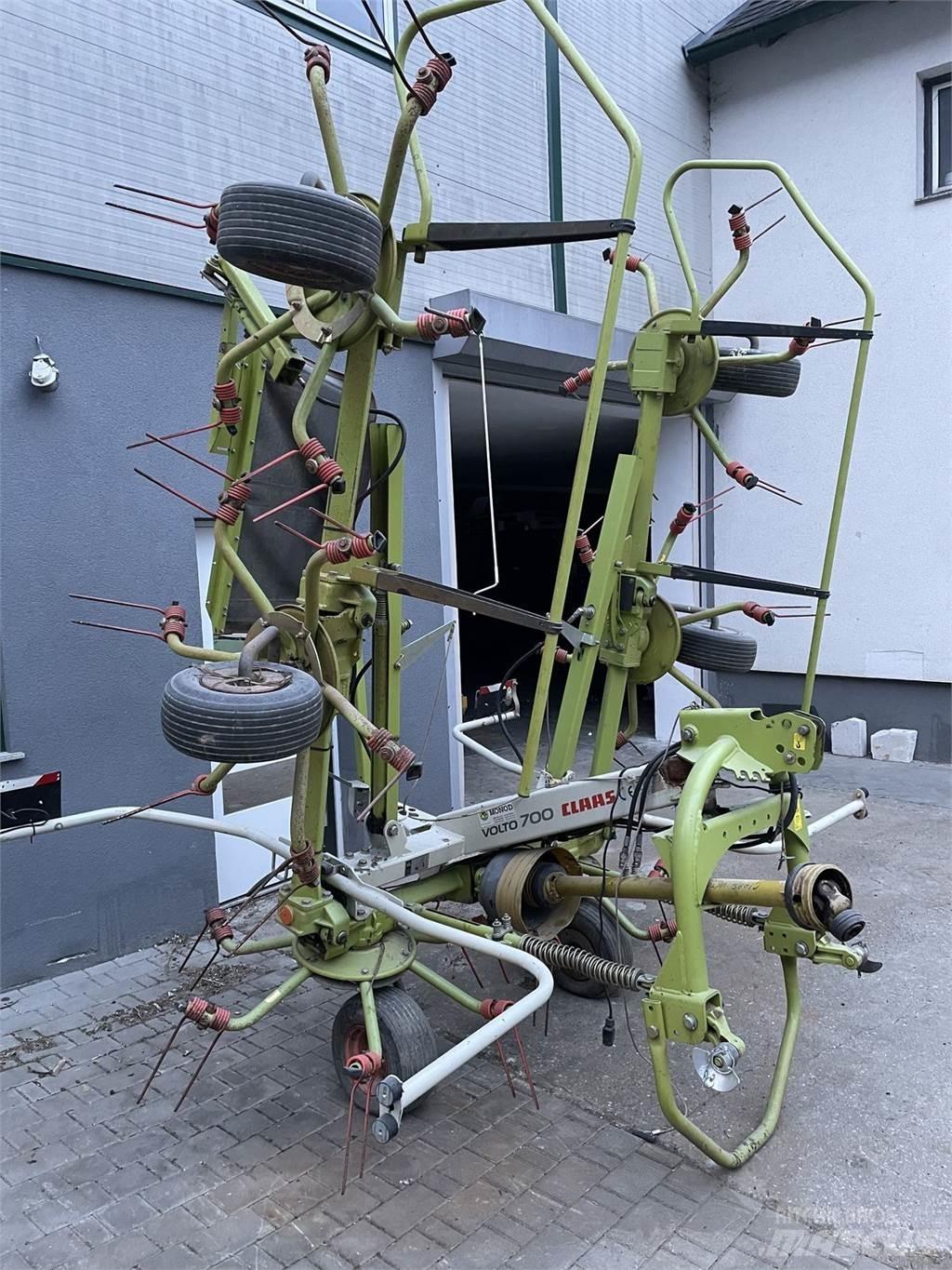 CLAAS VOLTO 700 مكابس وميبسات التبن