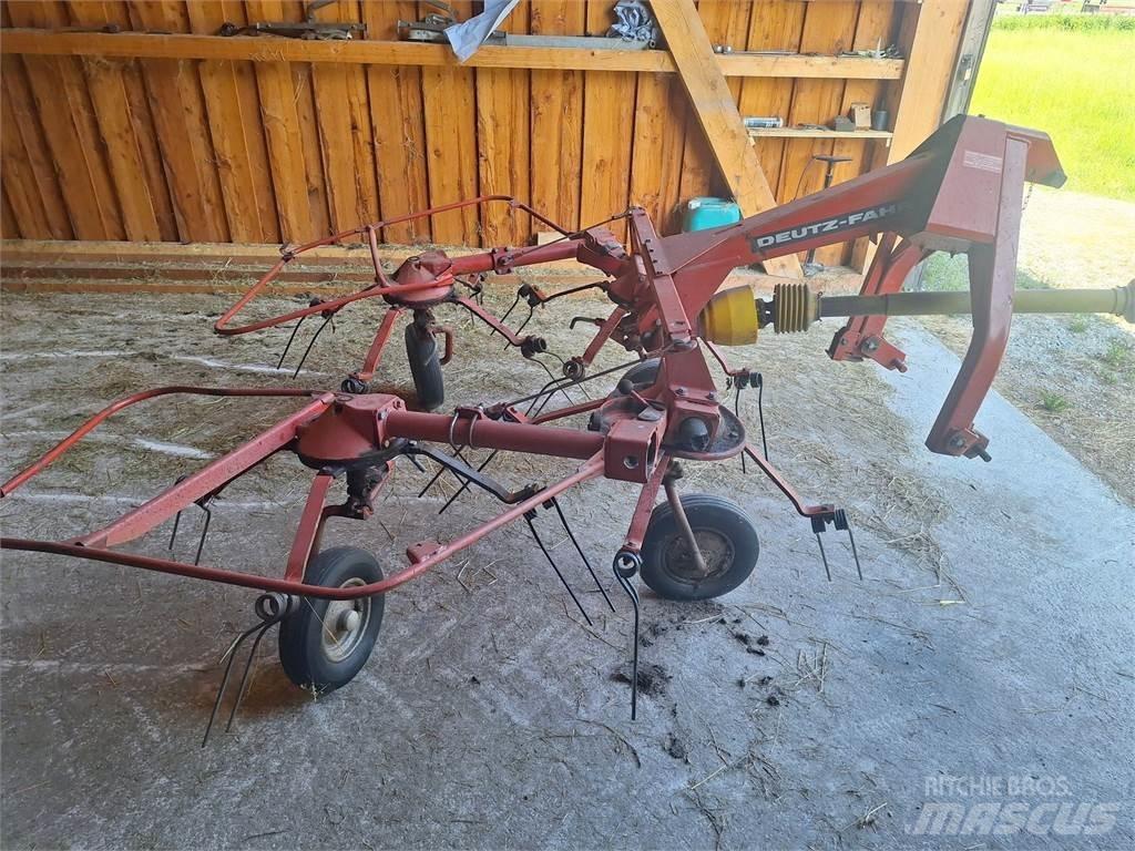 Deutz-Fahr  مكابس وميبسات التبن