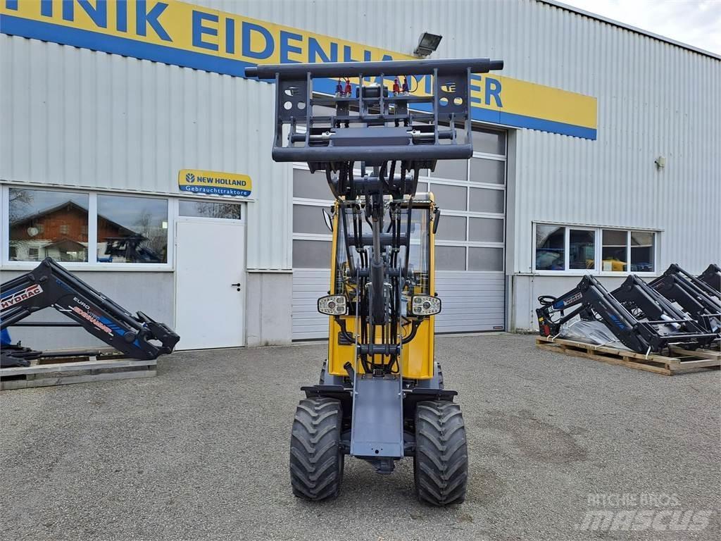 Eurotrac W 11 لوادر وحفارات أمامية
