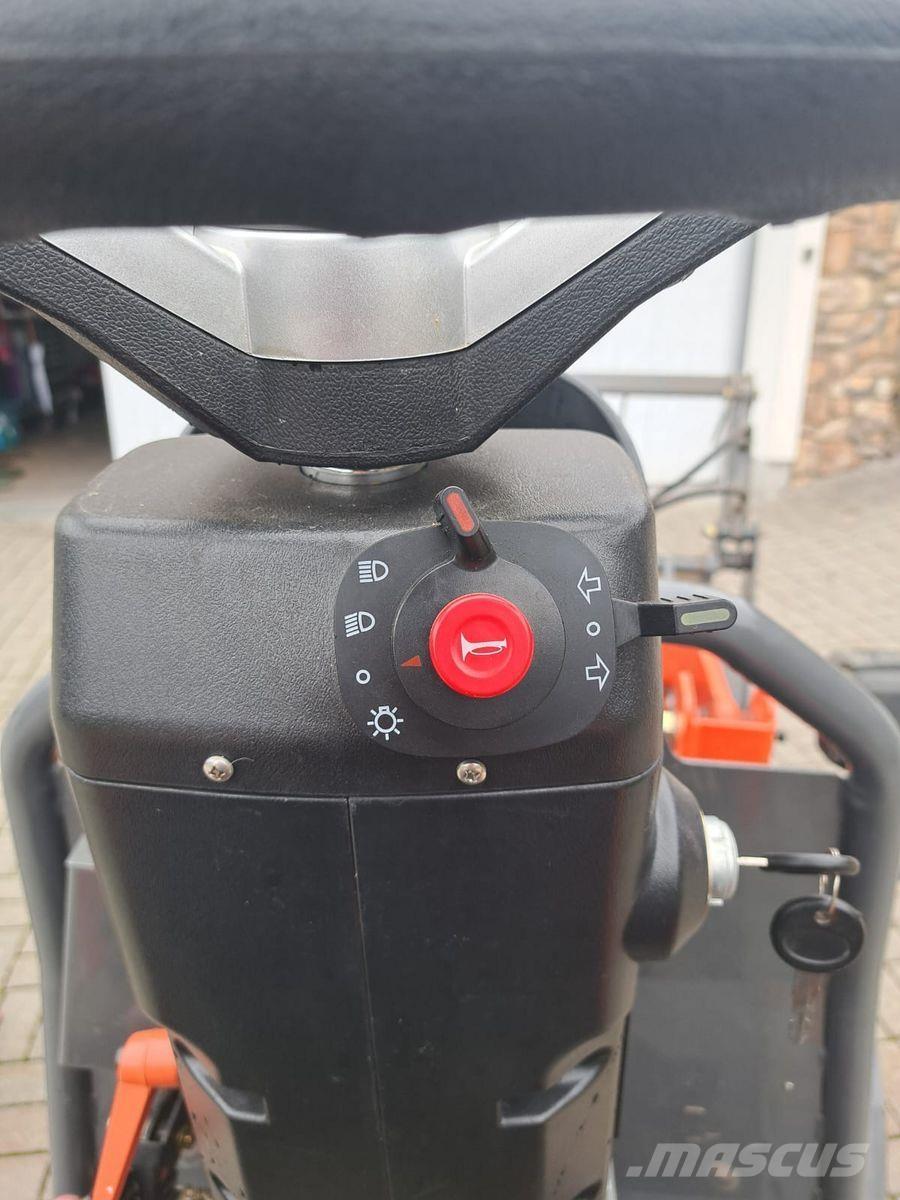 Everun EREL 05 لوادر وحفارات أمامية