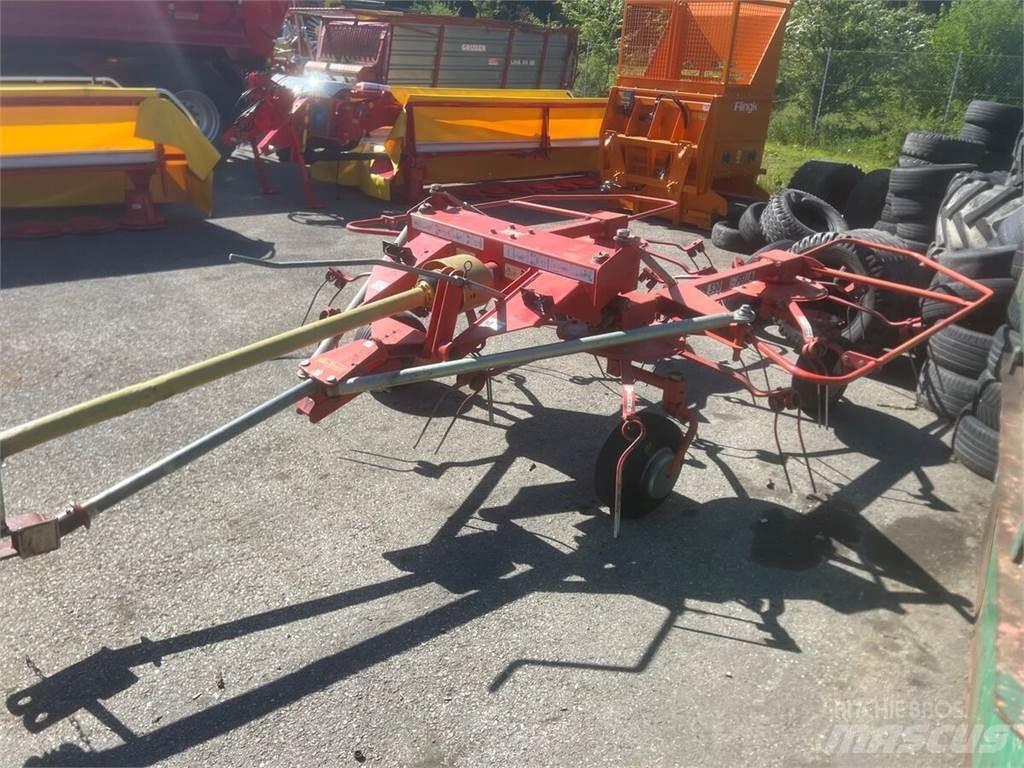 Fella TH 530 مكابس وميبسات التبن
