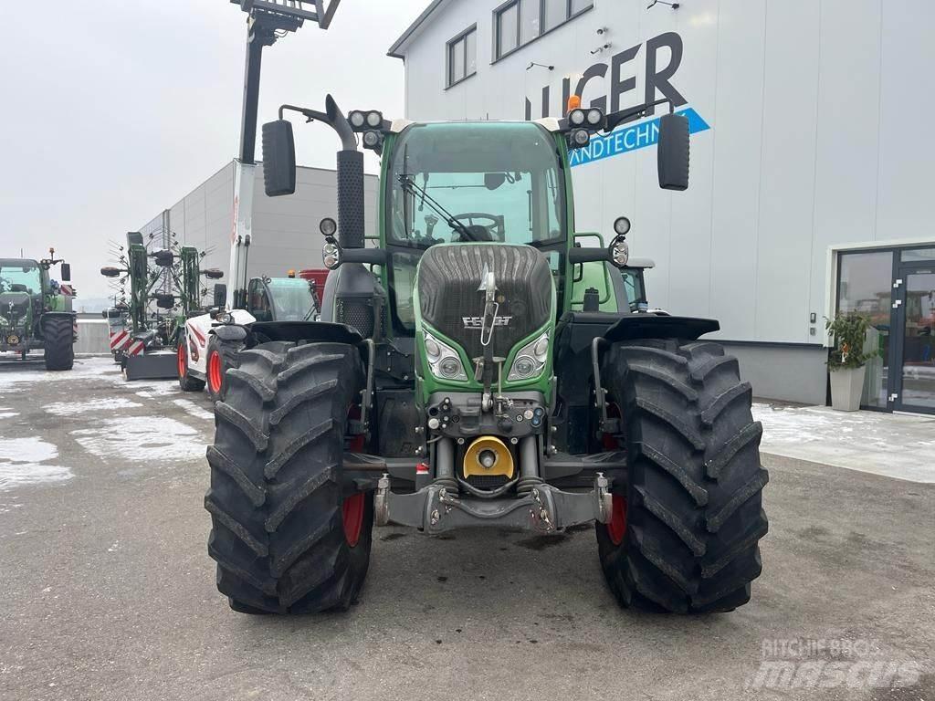Fendt 718 Vario الجرارات