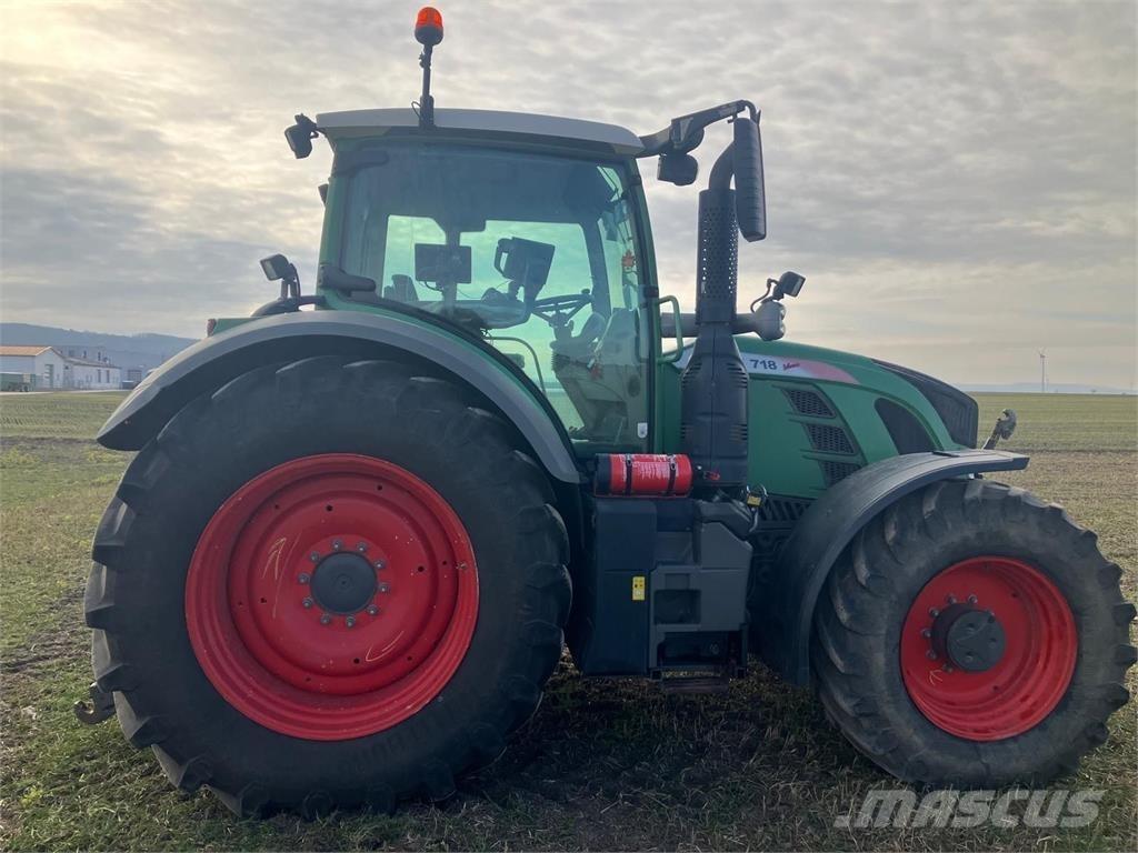 Fendt 718 Vario الجرارات