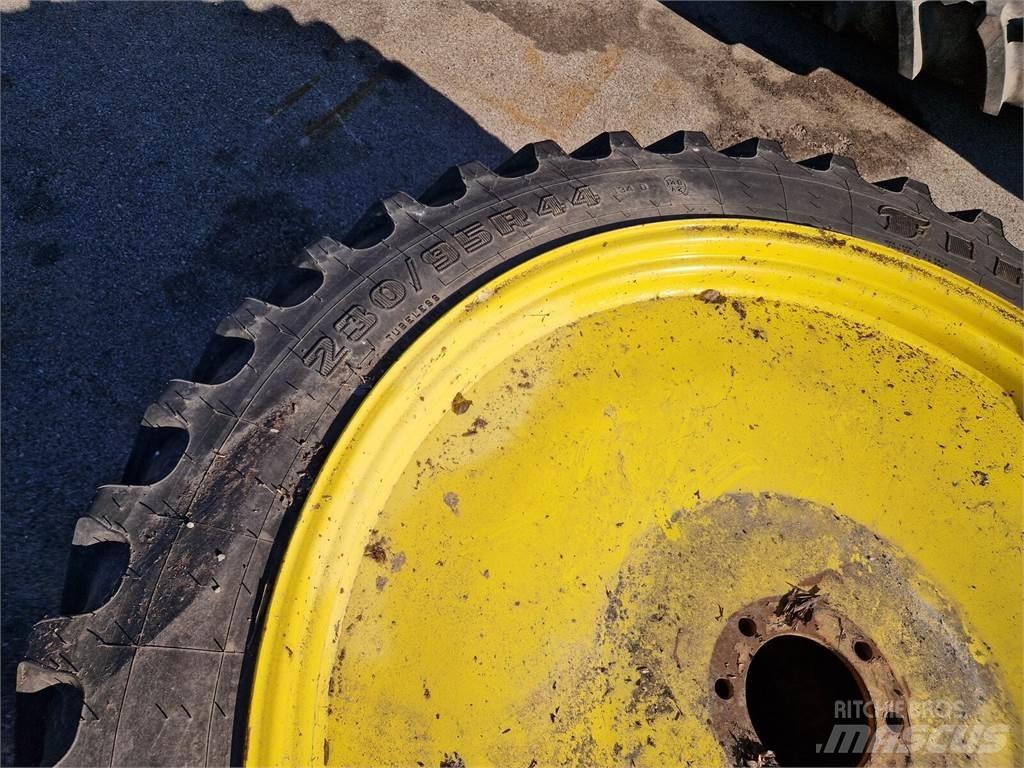 Firestone 230/95R44 الإطارات والعجلات والحافات