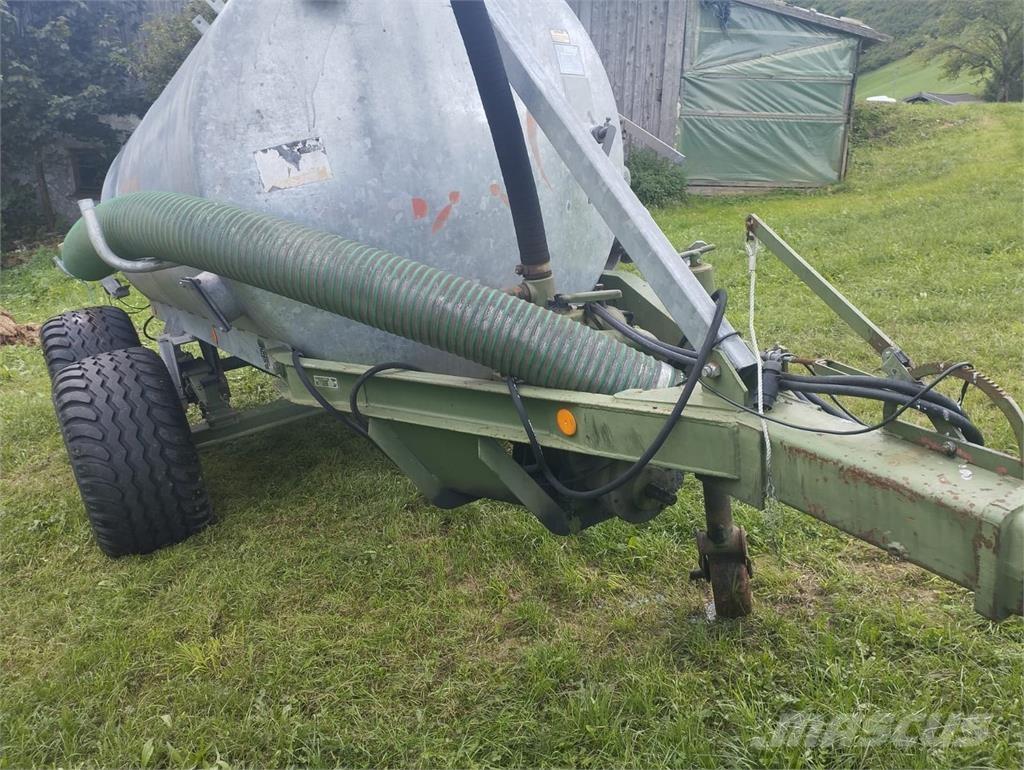 Fliegl  صهاريج الملاط