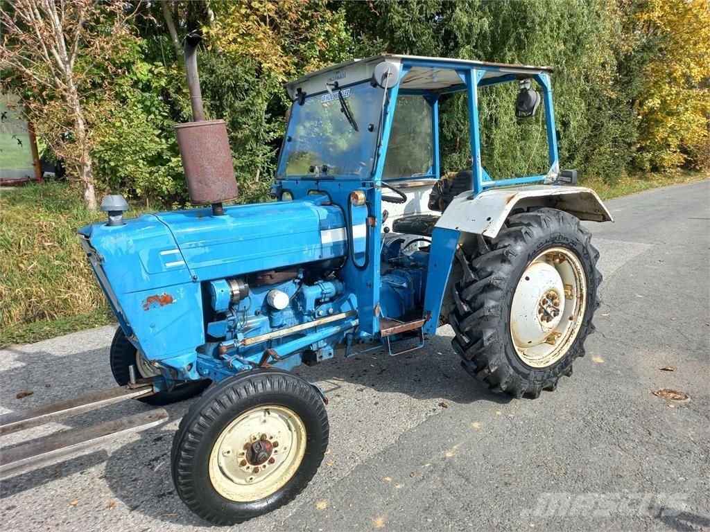 Ford 2600 الجرارات
