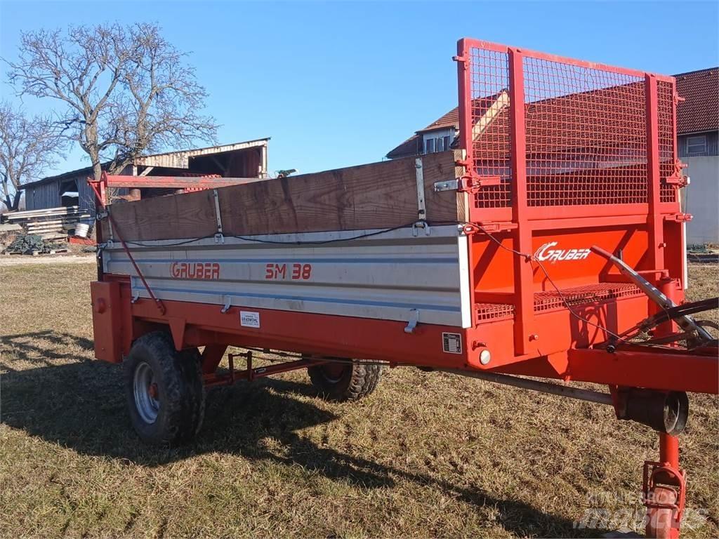 Gruber SM 380 معدات توزيع السماد العضوي