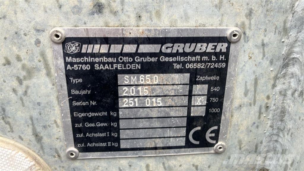 Gruber SM 650 معدات توزيع السماد العضوي