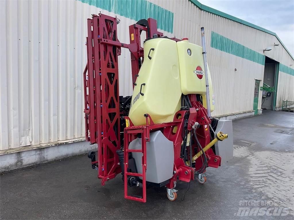 Hardi MEGA 1200 الرشاشات