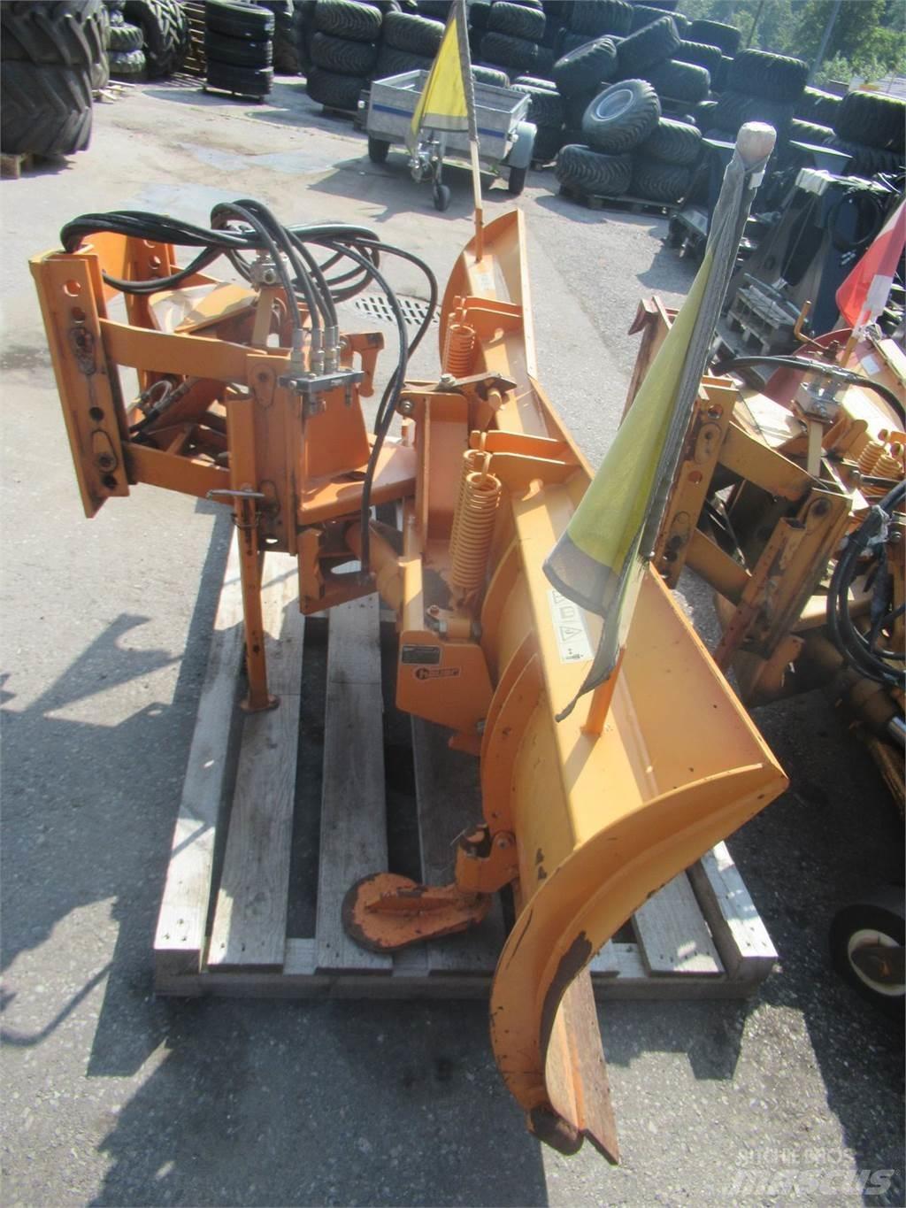Hauer SK 2800 حراثات ونصول الجليد