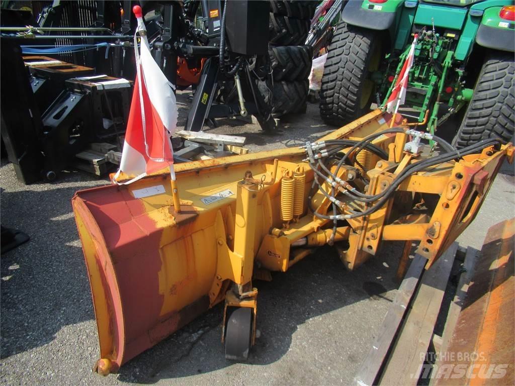 Hauer SK 2800 حراثات ونصول الجليد
