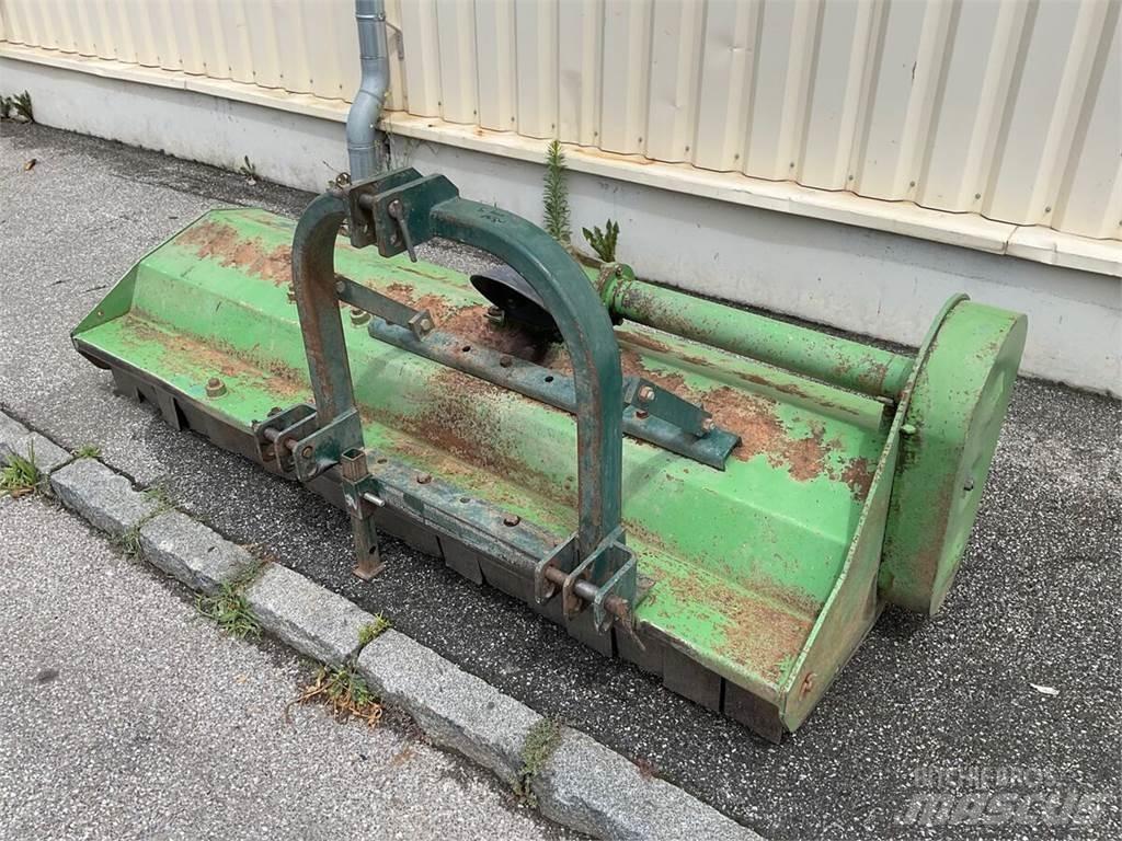 HMF CX 225 جزازات وأغطية المراعي