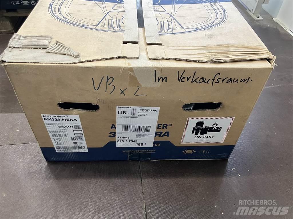 Husqvarna 320 NERA ركوب الحشائش