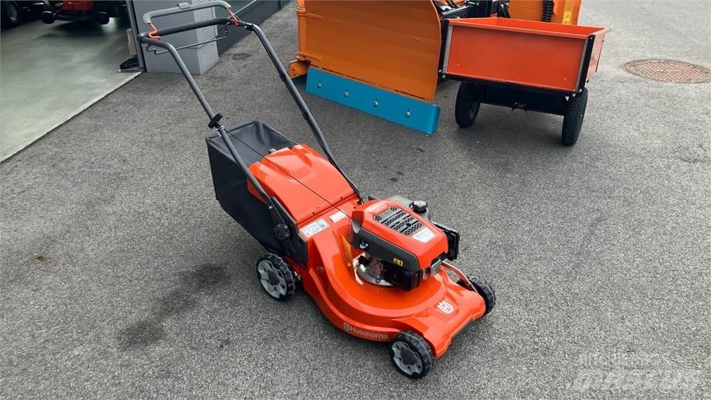 Husqvarna LC 247S ركوب الحشائش