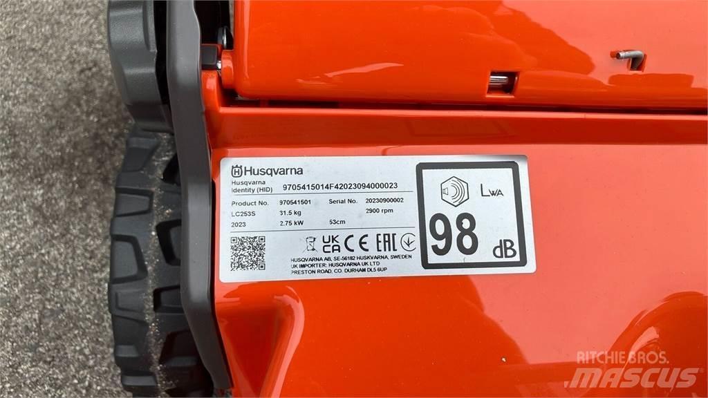 Husqvarna LC 253S ركوب الحشائش