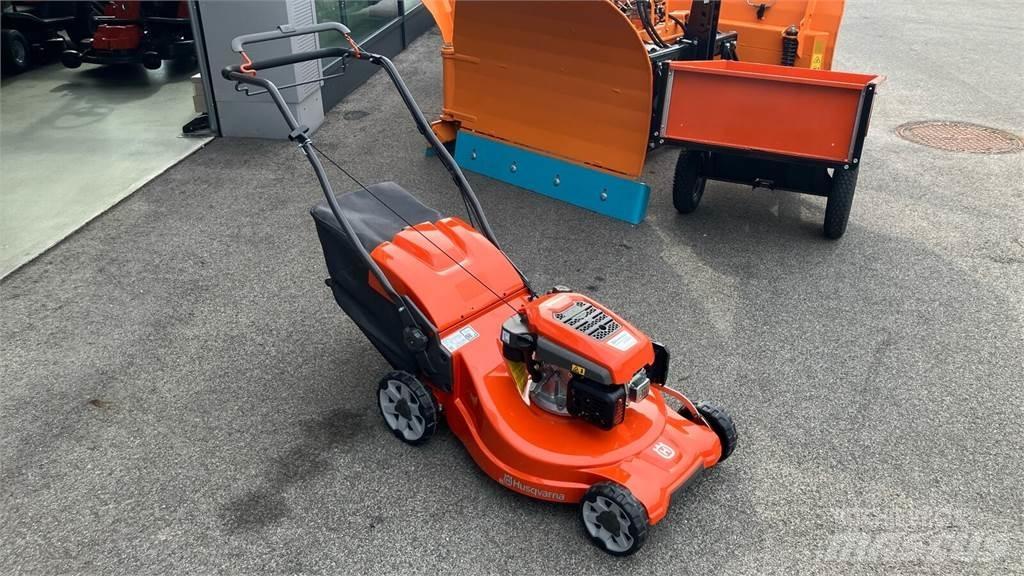 Husqvarna LC 253S ركوب الحشائش
