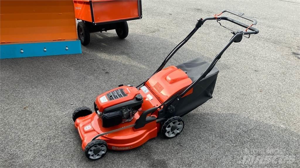 Husqvarna LC 353VE ركوب الحشائش