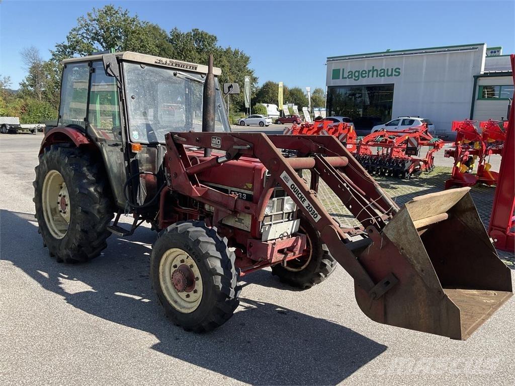IHC 733 الجرارات
