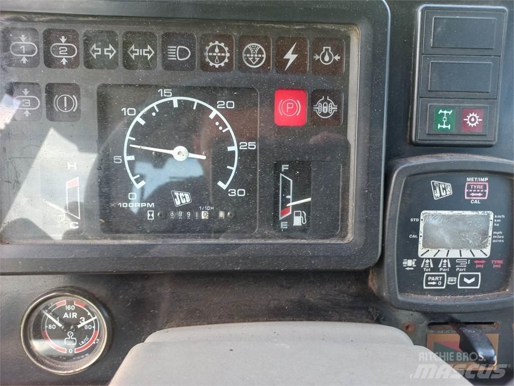 JCB 1135 turbo الجرارات