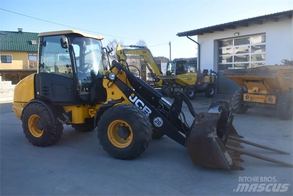 JCB 406 لوادر بعجل