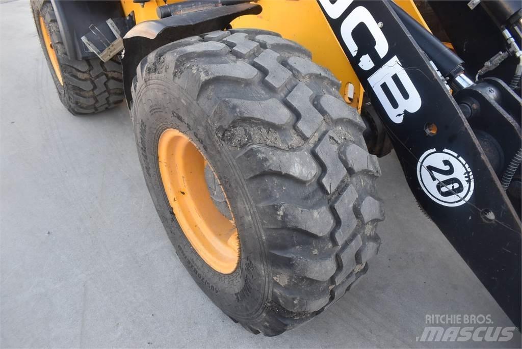 JCB 406 لوادر بعجل