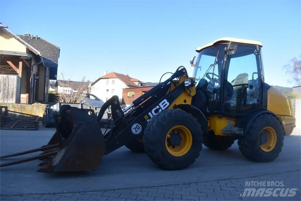 JCB 406 لوادر بعجل