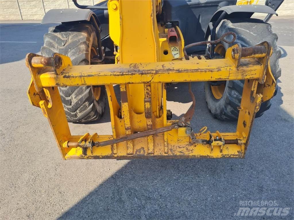 JCB 535 95 مناولات متداخلة