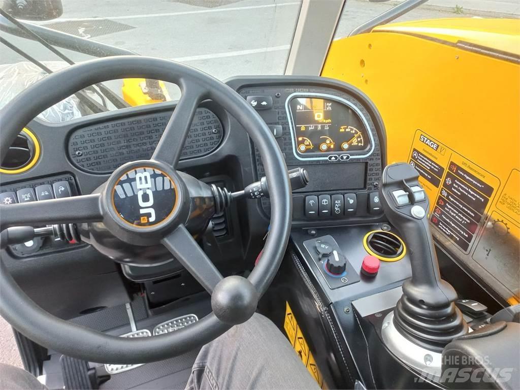 JCB AgriPlus 525-60 مناولات متداخلة
