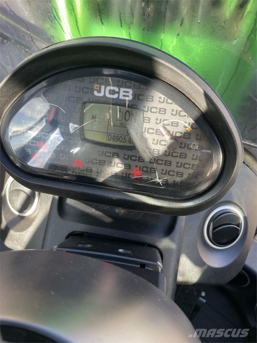 JCB TM 220 لوادر بعجل