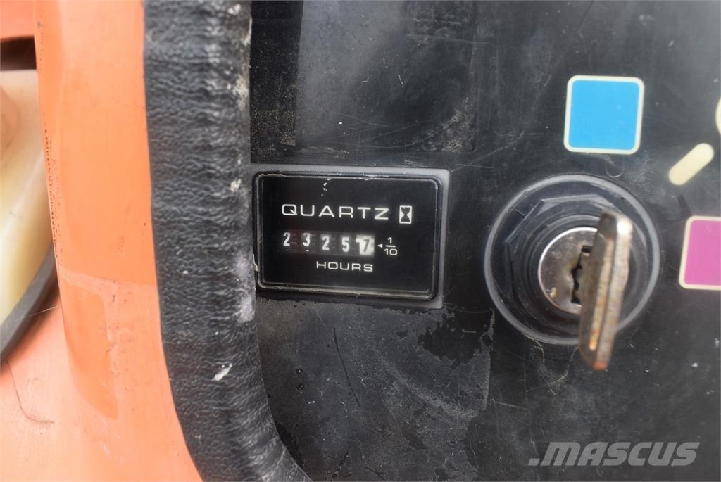 JLG 450AJ رافعات سلة مفصلية