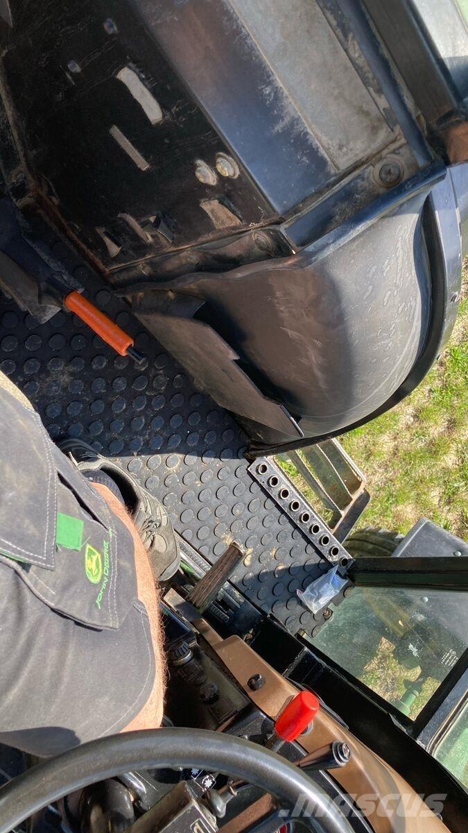 John Deere 1850 الجرارات