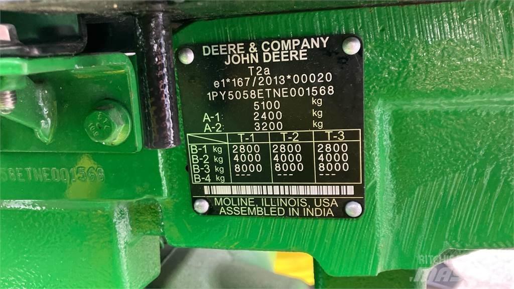 John Deere 5058E الجرارات