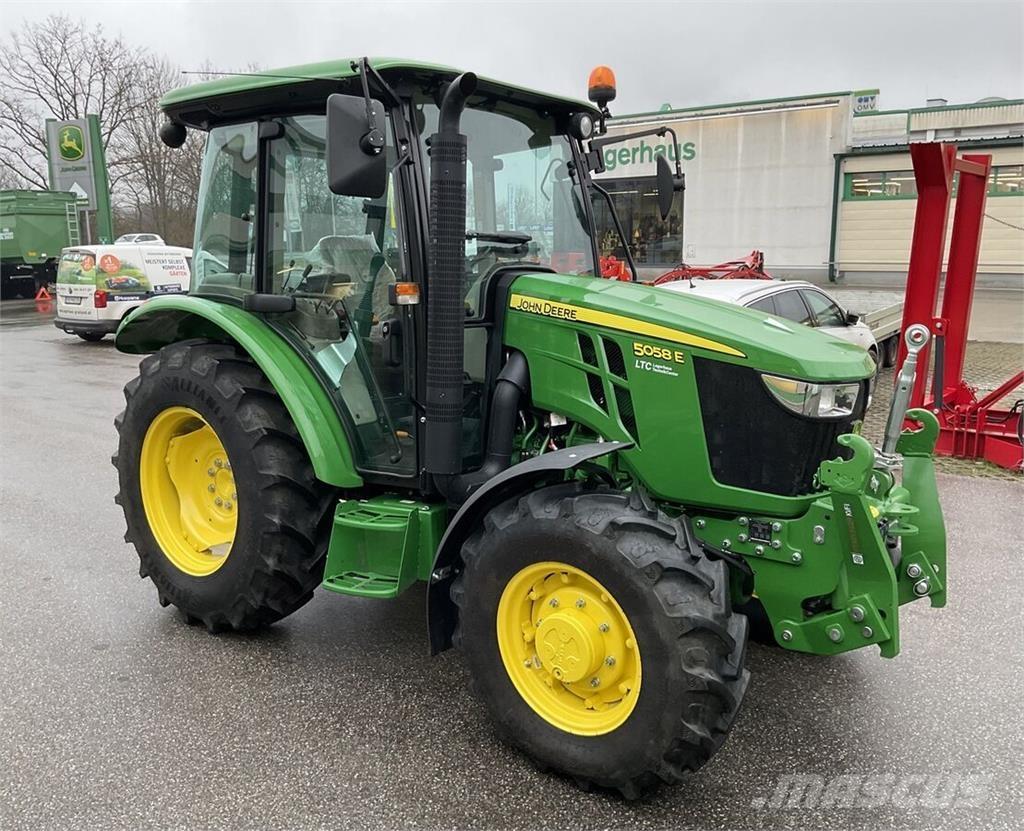 John Deere 5058E الجرارات