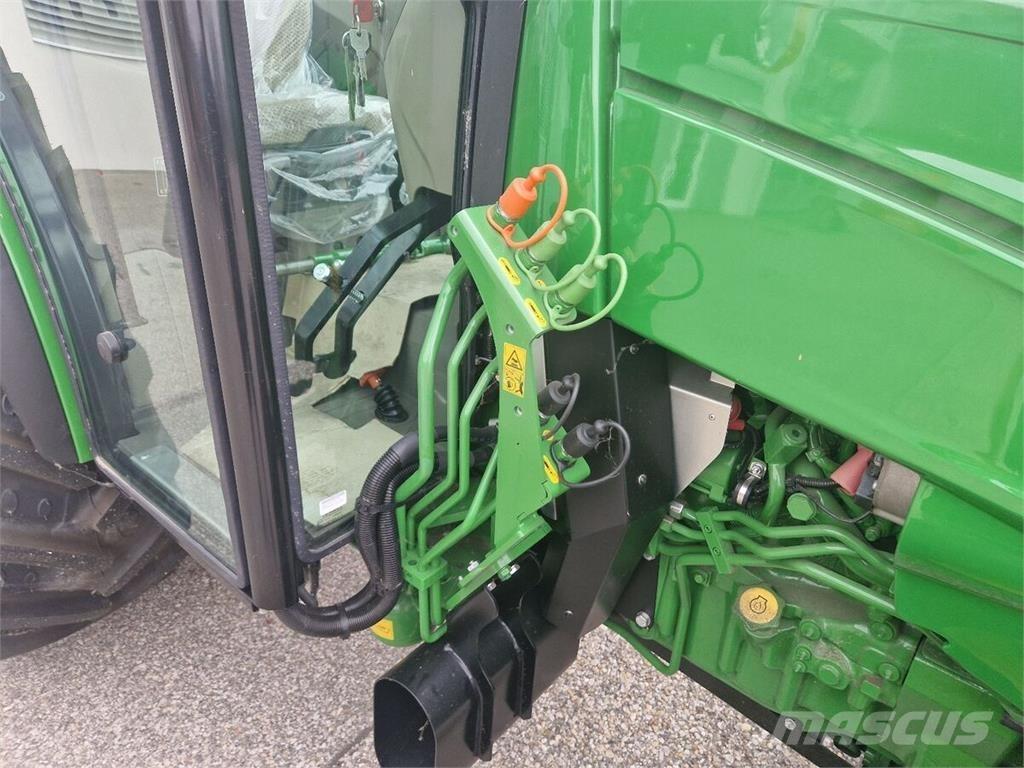 John Deere 5075 GF الجرارات