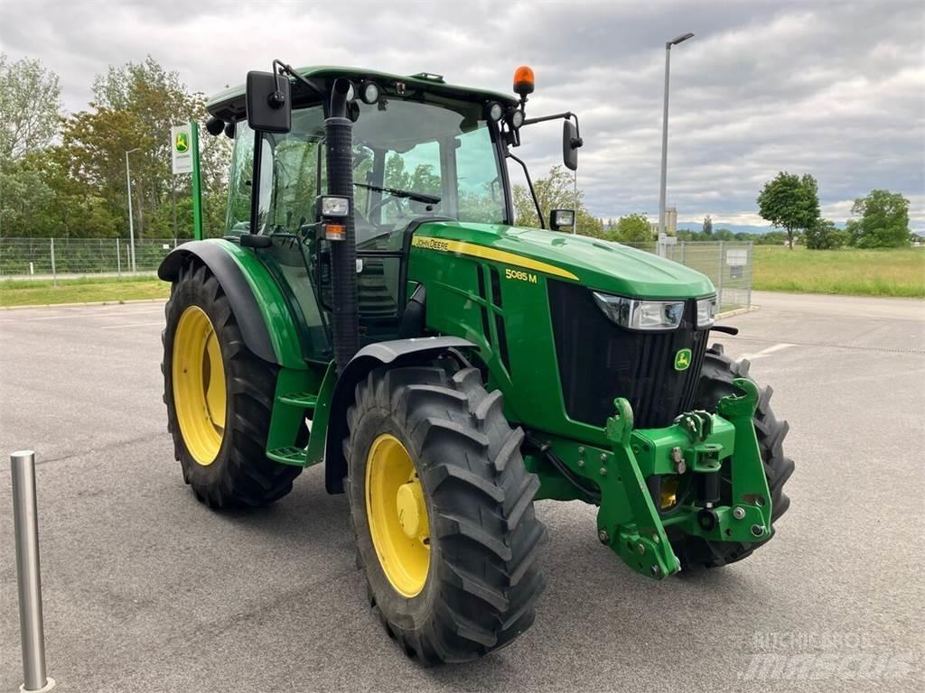 John Deere 5085M الجرارات