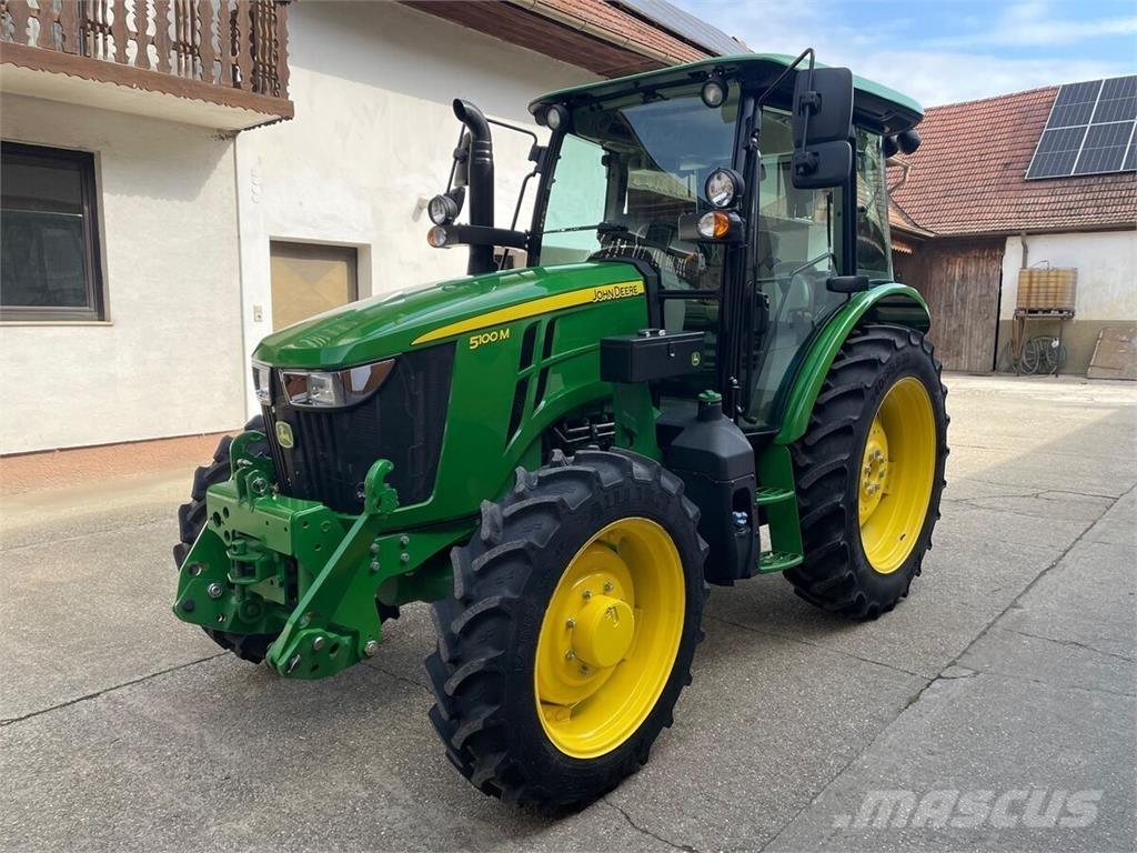 John Deere 5100M الجرارات