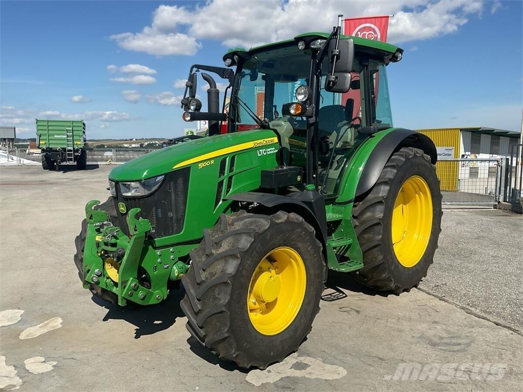 John Deere 5100R الجرارات